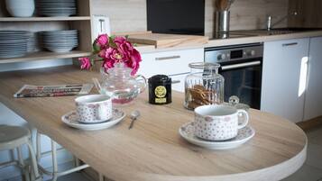 Réfrigérateur, micro-ondes, four, lave-vaisselle