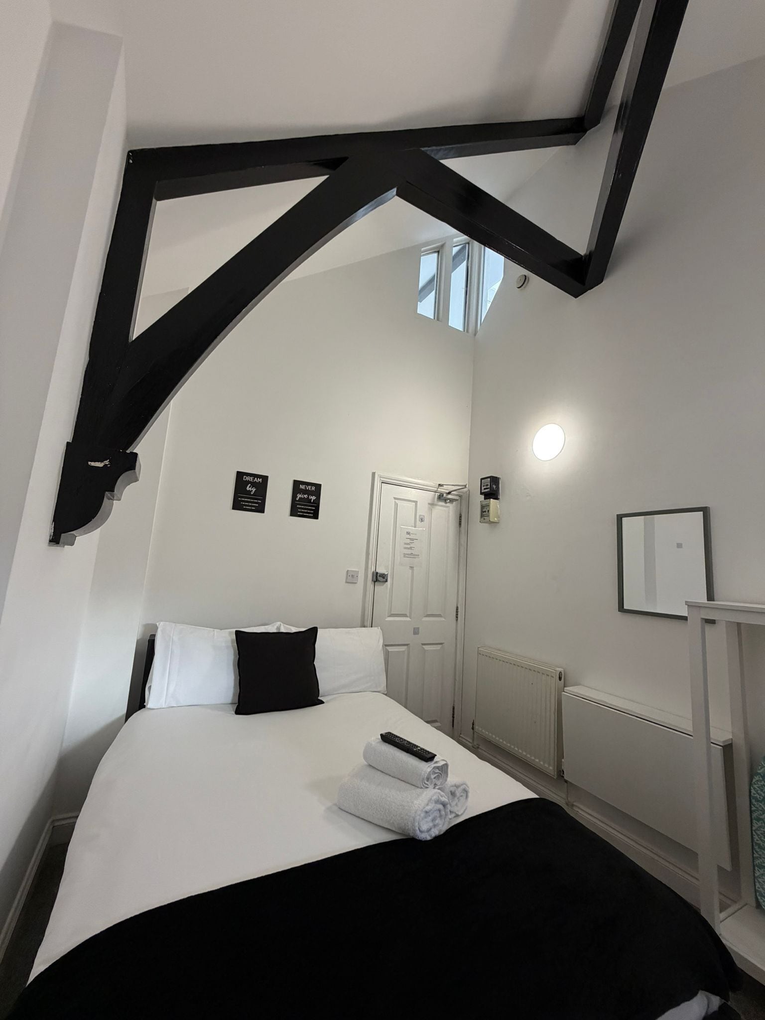 Habitación estándar doble | Tabla de planchar con plancha, wifi gratis, ropa de cama