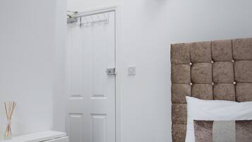 Standaard tweepersoonskamer | Een strijkplank/strijkijzer, gratis wifi, beddengoed