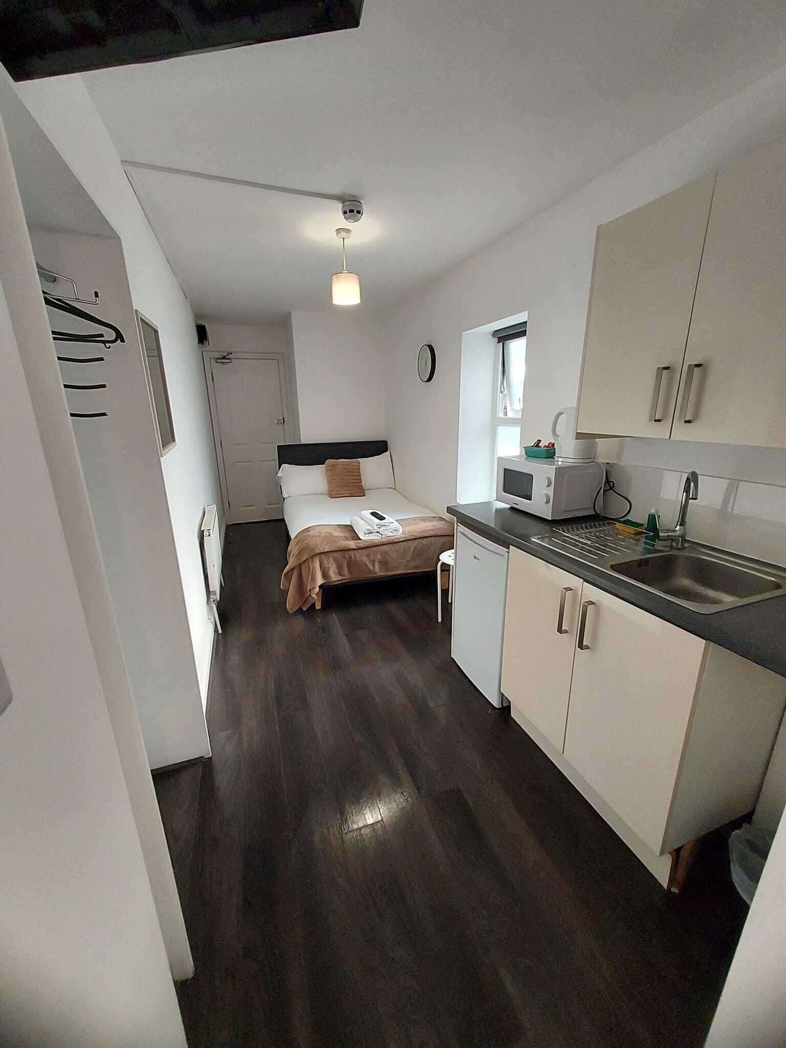 Chambre Double Standard | Fer et planche à repasser, Wi-Fi gratuit, draps fournis