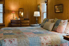 3 bedrooms, in-room safe, iron/ironing board, travel crib