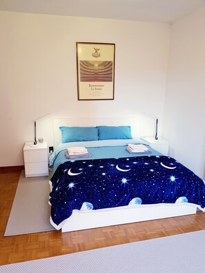 1 bedroom, desk, iron/ironing board, WiFi