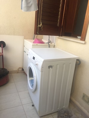 Appartamento, 1 camera da letto | Lavanderia