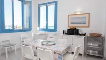 Apartment, 3 Schlafzimmer | Wohnbereich | Flachbildfernseher