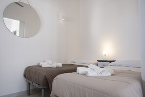 Casa familiare, 2 camere da letto, vista mare | 3 habitaciones, decoración personalizada y muebles diferentes 