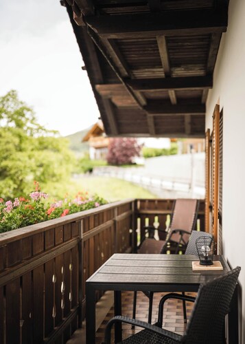 The Dorfblick vacation apartment with south-facing balcony two bedrooms, two bathrooms