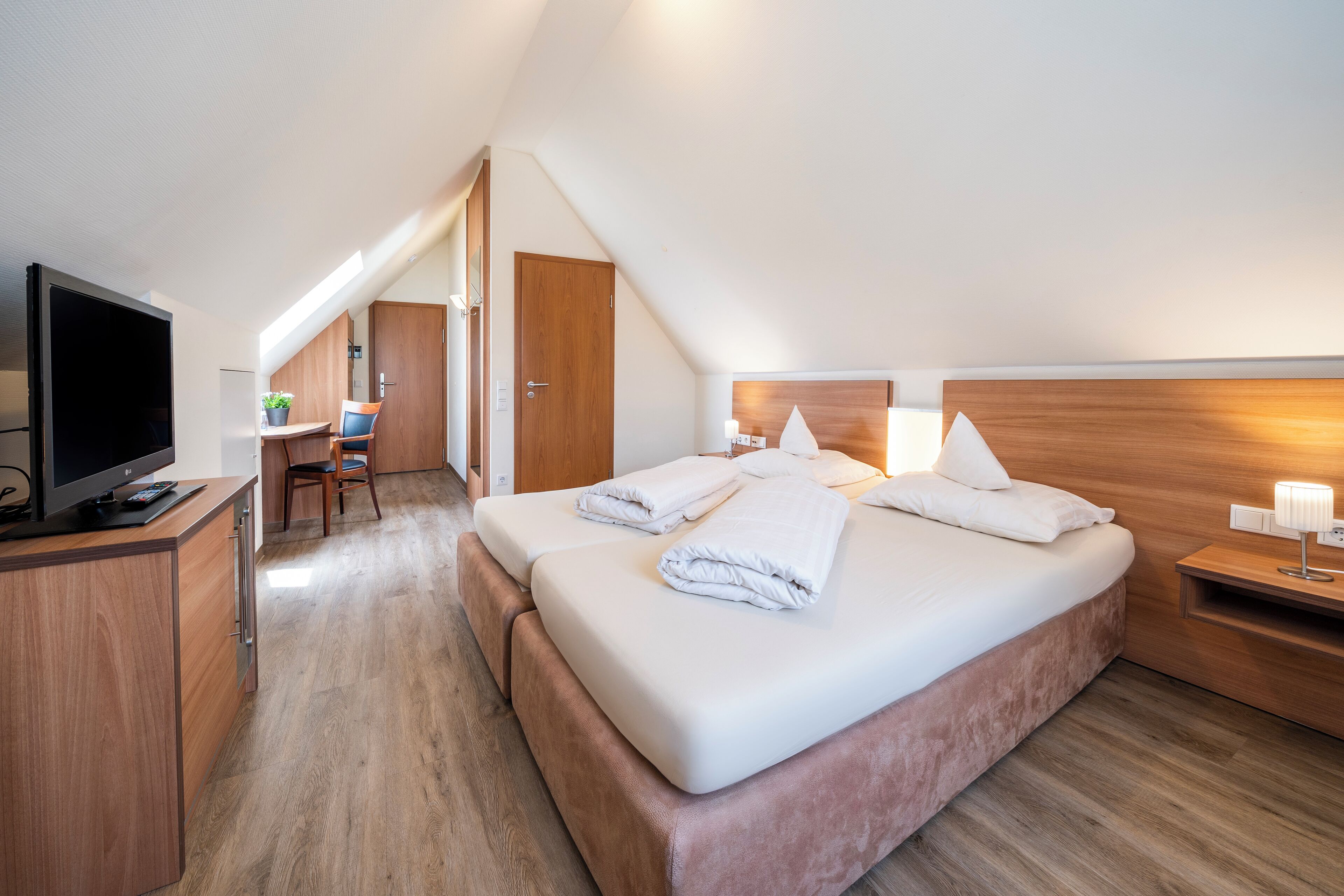 double room, mountain view | minibar, in-room safe, desk, laptop workspace