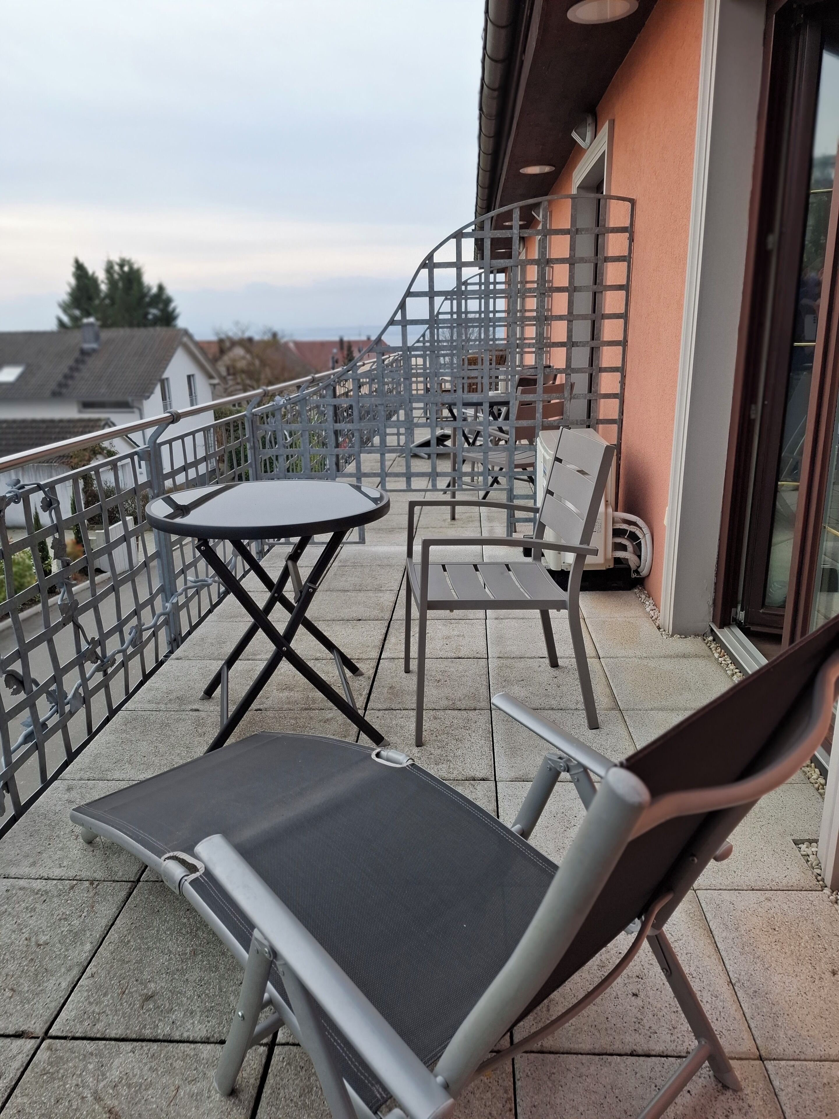 single room, balcony, partial lake view | minibar, in-room safe, desk, laptop workspace