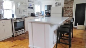 Unclassified image, 3 of 21, button - 201 Old Harbor Road - Three Bedroom House (Chatham)