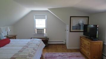 House, Multiple Beds, Patio, Garden View | Free WiFi