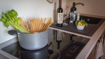 Deluxe Apartment, 1 Bedroom (Mirto) | Private kitchenette