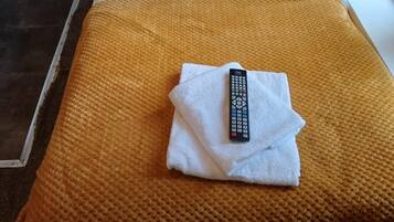 Basic Single Room | Free WiFi, bed sheets