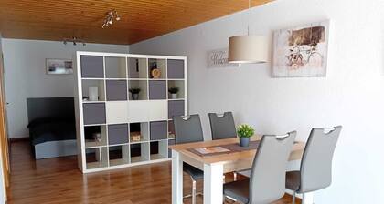 Ferienwohnung im GrĂŒnen