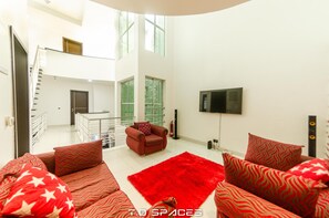 Smart TV, DVD player, stereo, offices