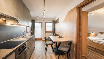 Kühlschrank, Ofen, Herdplatte, Geschirrspüler