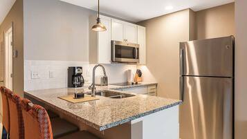 冰箱、微波炉、炉灶、茶具/咖啡用具