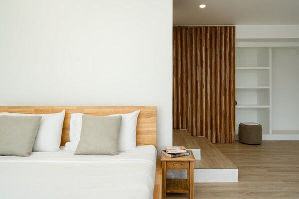 1 bedroom, in-room safe, desk, iron/ironing board