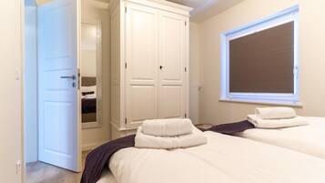 1 bedroom, hypo-allergenic bedding, free WiFi, bed sheets