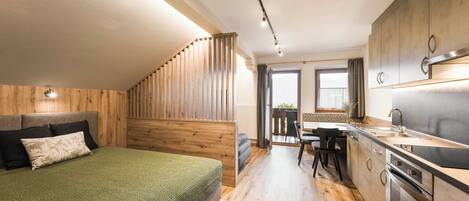 1 habitación, escritorio, tabla de planchar con plancha y wifi