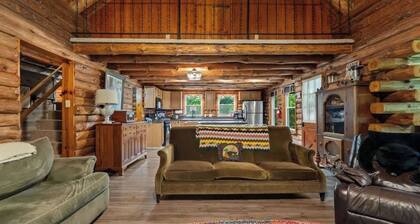 Upea Shenandoah Riverfront Retreat