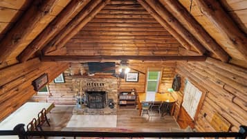 Smart TV, fireplace, DVD player, books