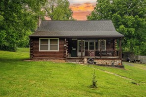 Exterior - Stunning Shenandoah Riverside Retreat (Maurertown)