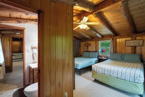 4 bedrooms, desk, travel crib, free WiFi