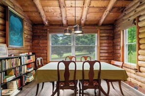 Dining - Stunning Shenandoah Riverfront Retreat (Maurertown)