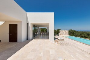 An infinity pool