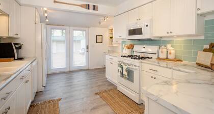 Hemingway House Near Cedar Point & The Beach