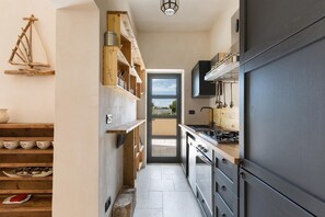 Kühlschrank, Ofen, Herdplatte, Geschirrspüler