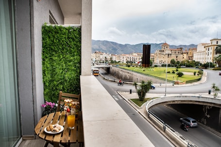 Deluxe Room (Beige) | Balcony view
