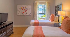 2 bedrooms, iron/ironing board, internet, bed sheets - Close to SeaWorld Spacious Two Bedroom w/ pools, hot tubs, bbq pits and family adventures (Orlando)