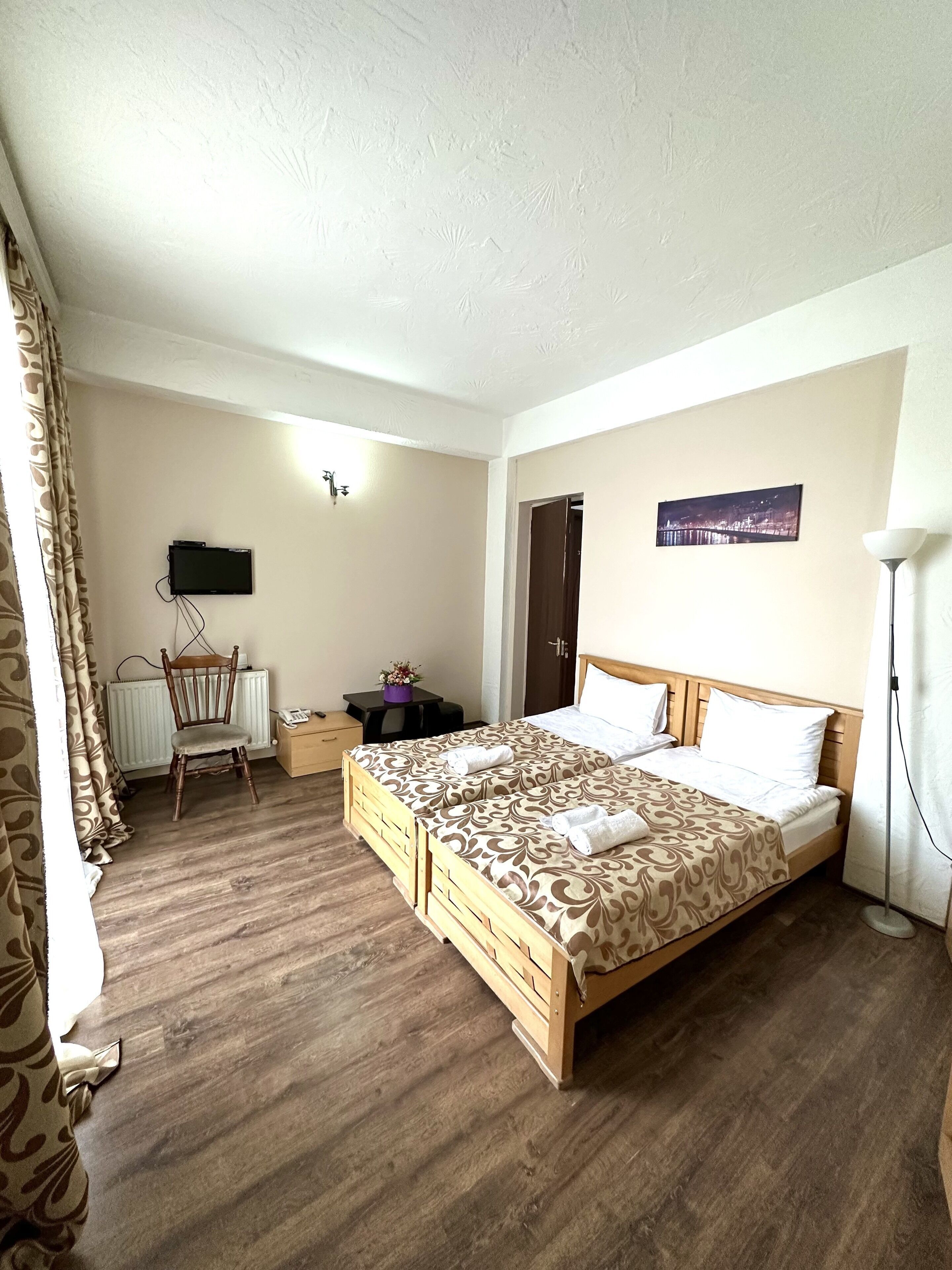 Premium bedding, minibar, individually decorated, individually furnished