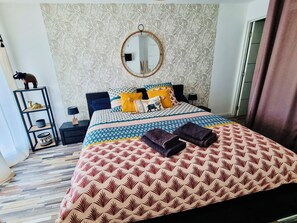 3 bedrooms, desk, iron/ironing board, travel cot