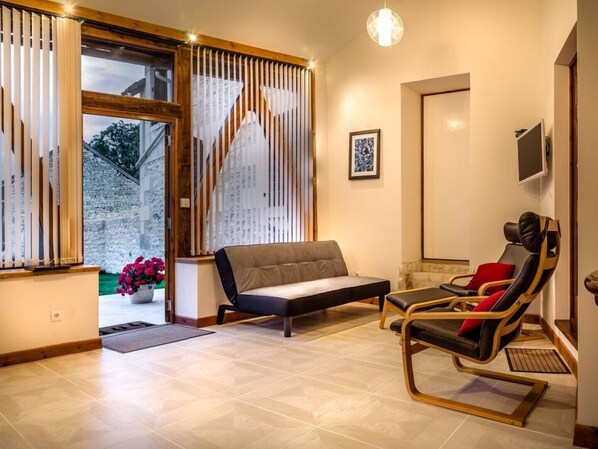 TV, DVD player, books