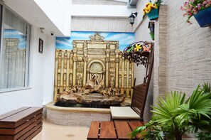 Courtyard - Hotel Fontana di Trevi (Bogotá)