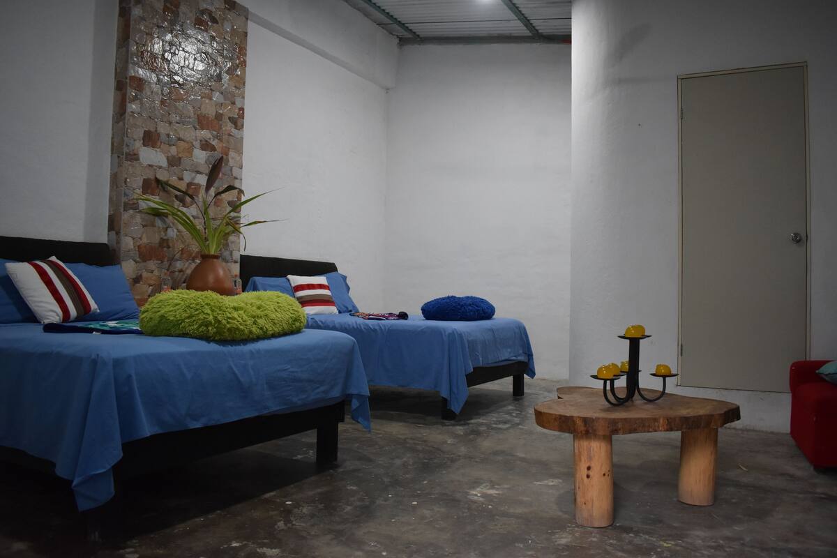 Habitación doble de diseñador | Wifi gratis 