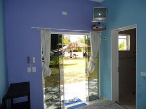 2 多间卧室、办公桌、免费 WiFi