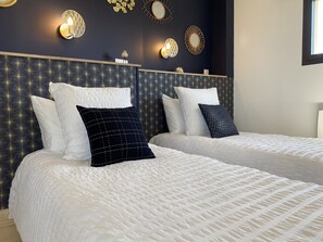 2 bedrooms, iron/ironing board, free WiFi, bed sheets