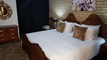 Kamar Double atau Twin Eksklusif | Didekorasi berbeda-beda dan dilengkapi dengan perabotan berbeda-beda