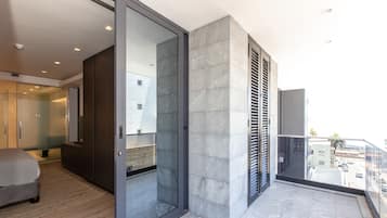 Standard Apartment, 3 Bedrooms | Balcony