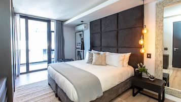 Family Apartment, 4 Bedrooms | In-room safe, laptop workspace, blackout drapes, iron/ironing board