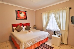 Comfort Room | Iron/ironing board, free WiFi, bed sheets