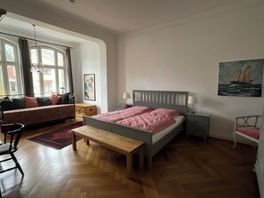 2 bedrooms, desk, iron/ironing board, free WiFi - Large Apartment with Sauna in central Buxtehude.
NO RENTAL TO FITTERS. (Buxtehude)