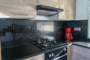 Kühlschrank, Geschirrspüler