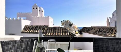 تناول الطعام بالخارج