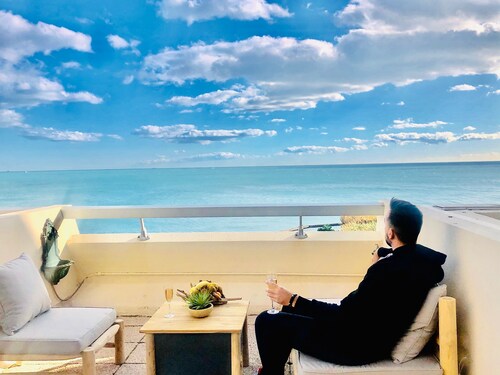 Résidence La Corniche, appart 70m2 pleine vue mer, climatisé, wifi, garage.