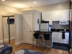 Studio 638, 1 Double and 1 Twin over Full | Private kitchen