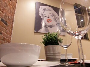 Fer et planche à repasser, Wi-Fi gratuit, draps fournis